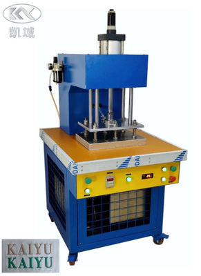 Ein guter Preis. Verstellbare Baumwoll 3D-Täuberaufstrichenmaschine Pneumatische Kaltpresse Online