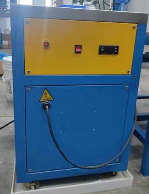 Innovative Silikon-Etikettenmaschine mit Schimmelfriger für eine schnelle und konsistente Produktion von Bekleidungsetiketten